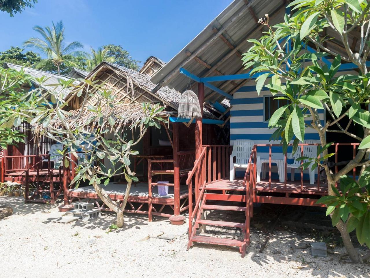 Отель On The Beach Ко-Ланта Экстерьер фото